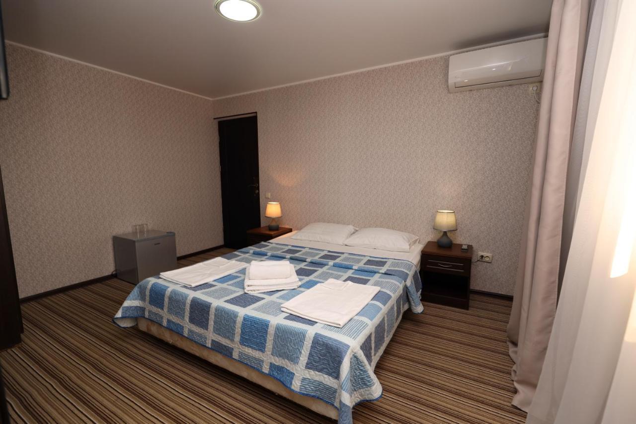 Hotel Capri 苏呼米 外观 照片